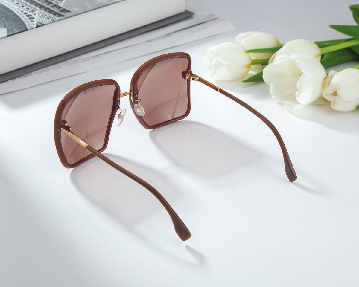 FENDI Oversized Square Unisex Sunglasses FF 0427/F/S - WatchMatic