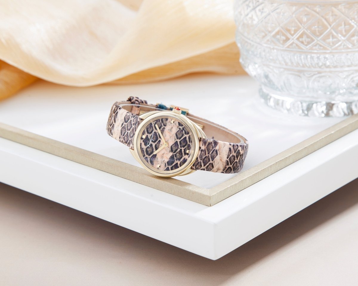 FERRAGAMO Cuir Women's Watch - WatchMatic