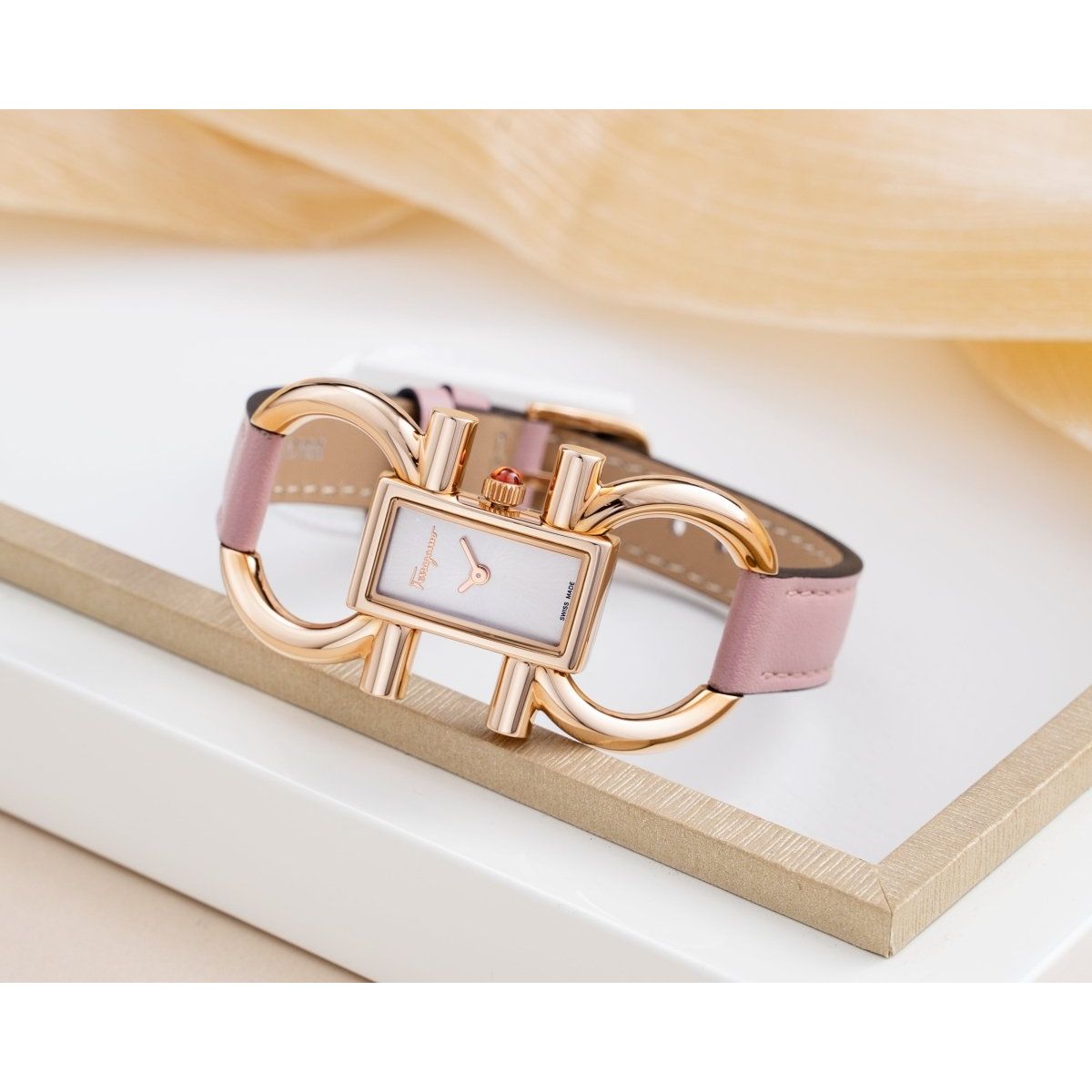 FERRAGAMO Double Gancini Women's Watch SFDO00519 - WatchMatic