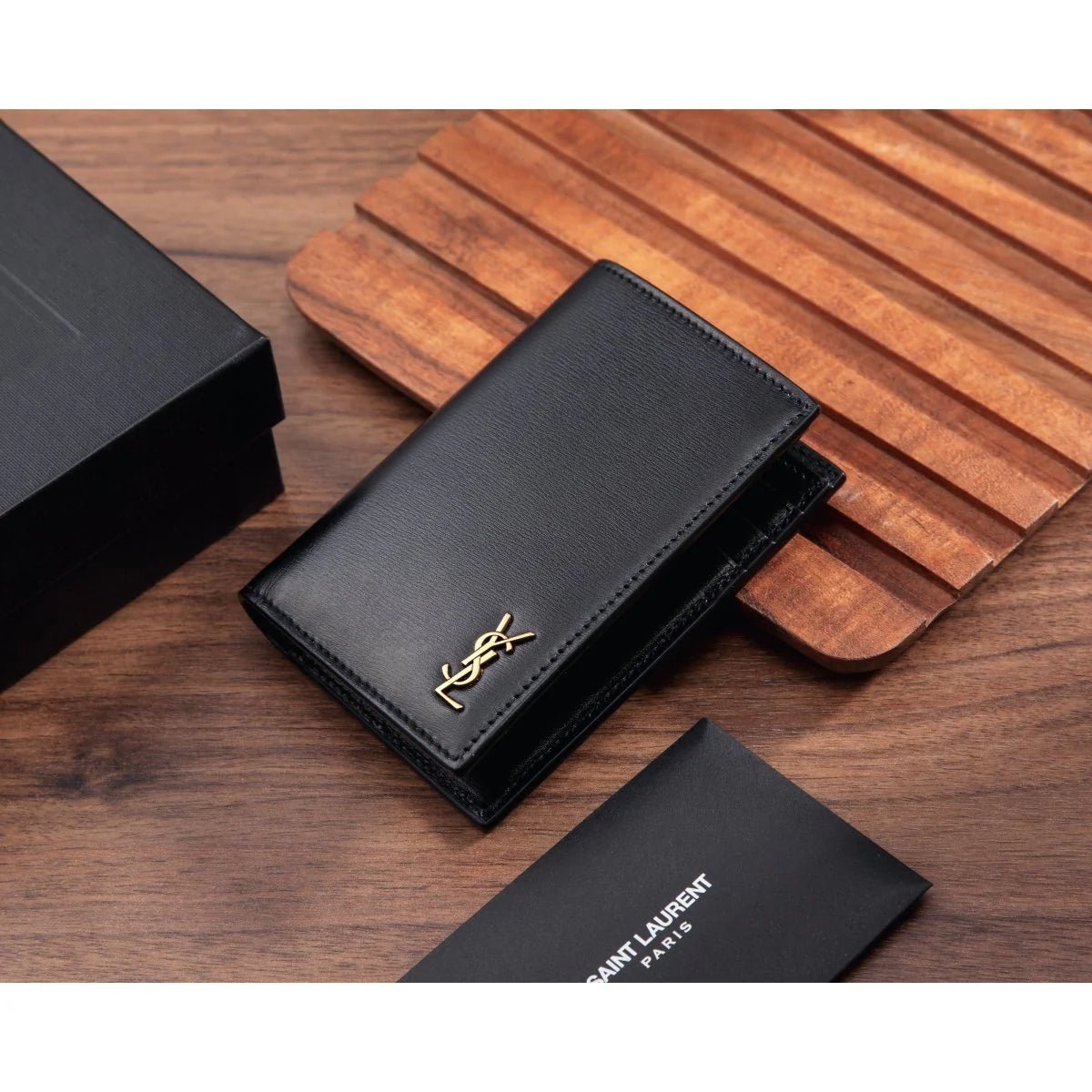 Tiny Cassandre Credit Card Wallet - WatchMatic