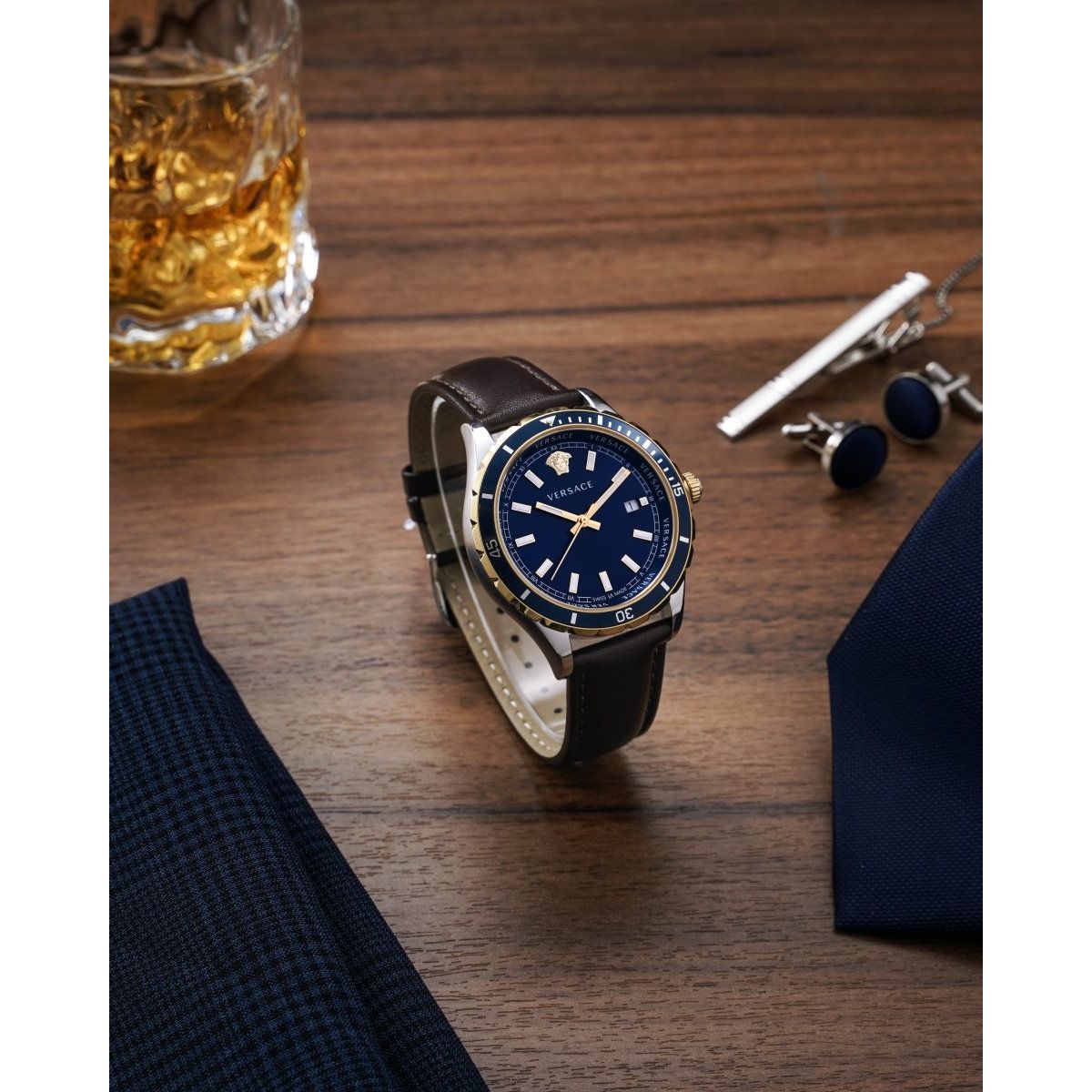 VERSACE Hellenyium Gent Men's Watch VE3A00420 - WatchMatic