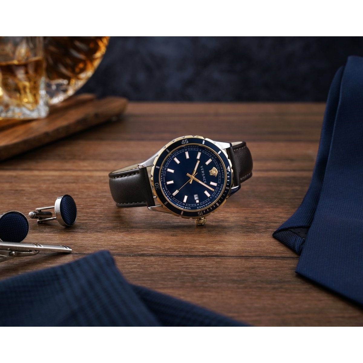 VERSACE Hellenyium Gent Men's Watch VE3A00420 - WatchMatic
