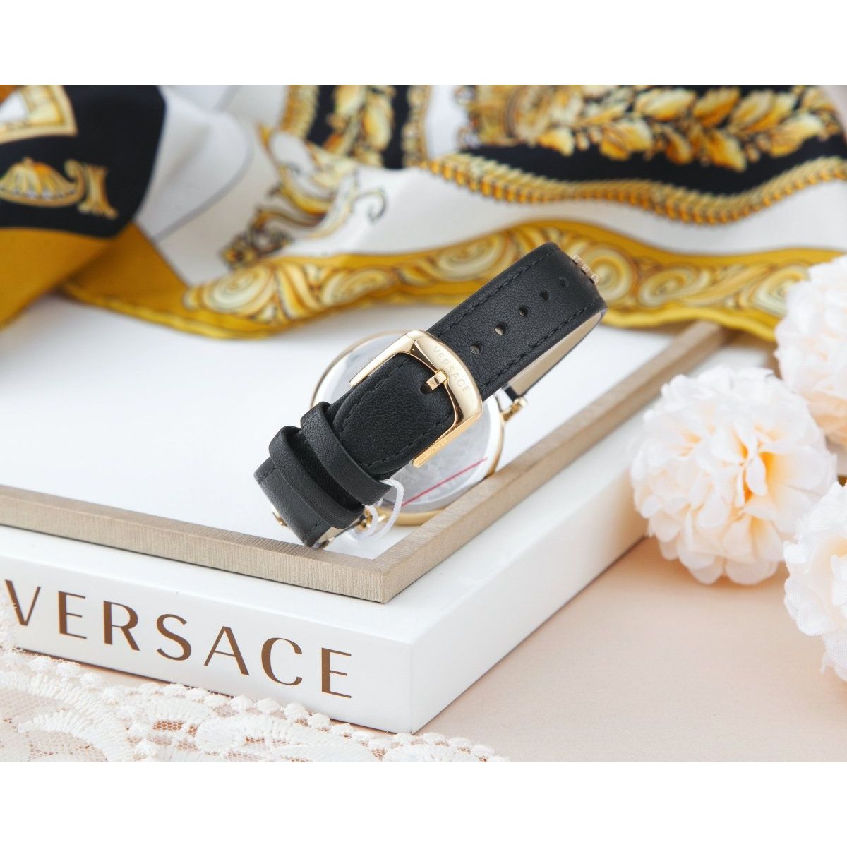 VERSACE V - Circle Women's Watch VE8104622 - WatchMatic