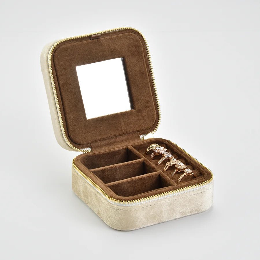 WATCHMATIC Vintage Velvet Jewelry Box 14:29Milk Coffee;5:200004182 - WatchMatic